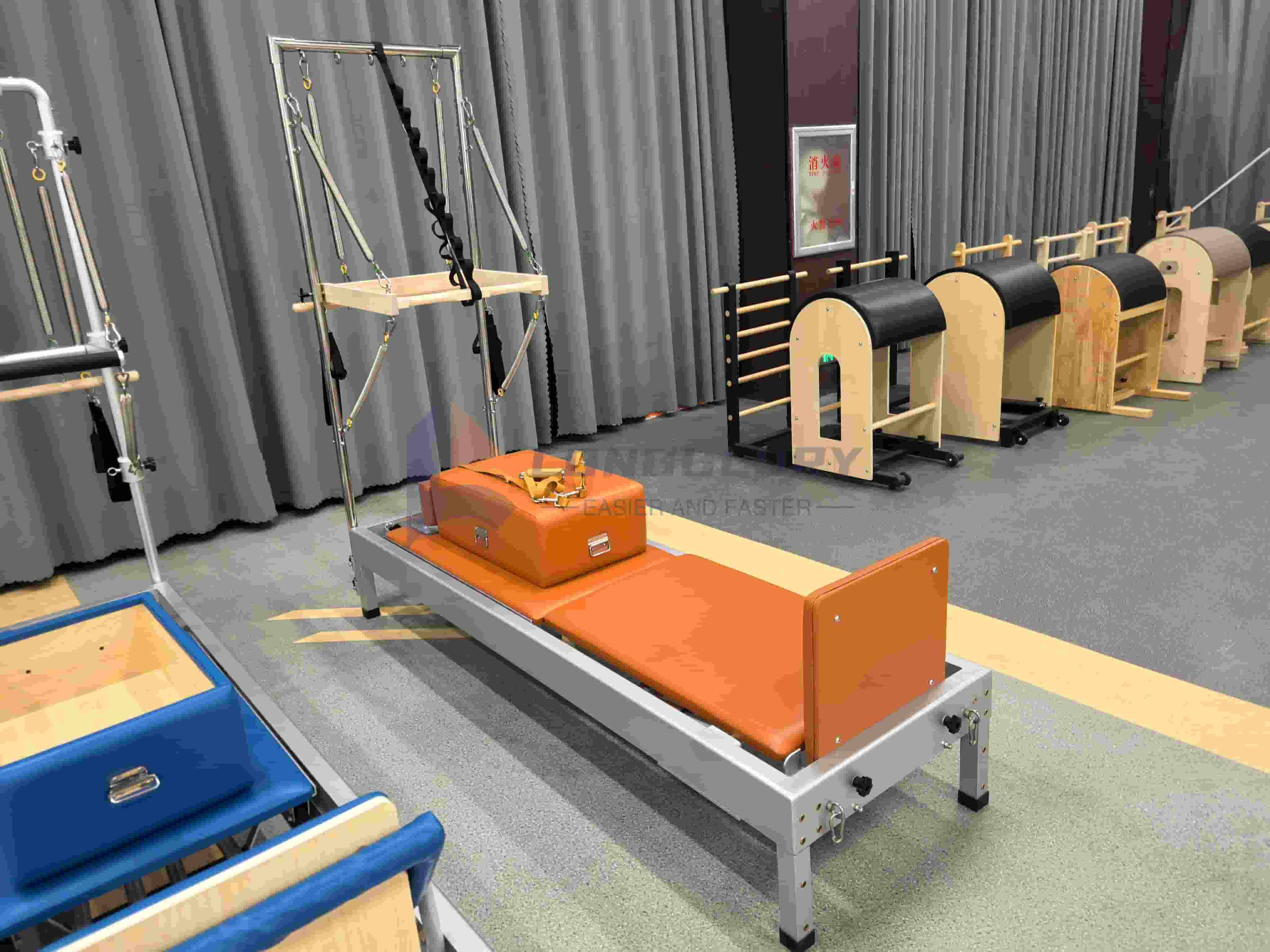 टावर के साथ एल्यूमिनियम पिलेट्स रिफॉर्मर